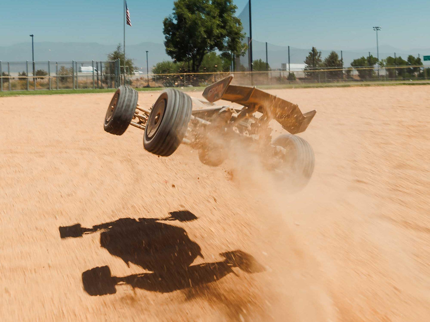 Typhon 1/18 GROM 223S BLX4wd Smart Silver (No Batt/Charg)