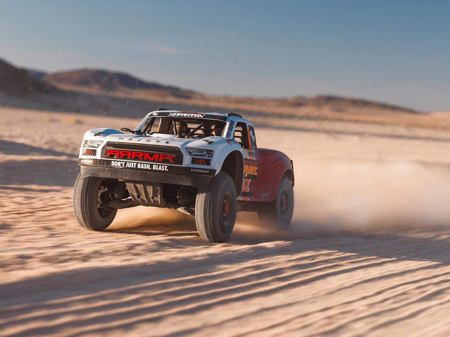 Mojave 4X4 4S 1/8 BLX Desert Truck RTR