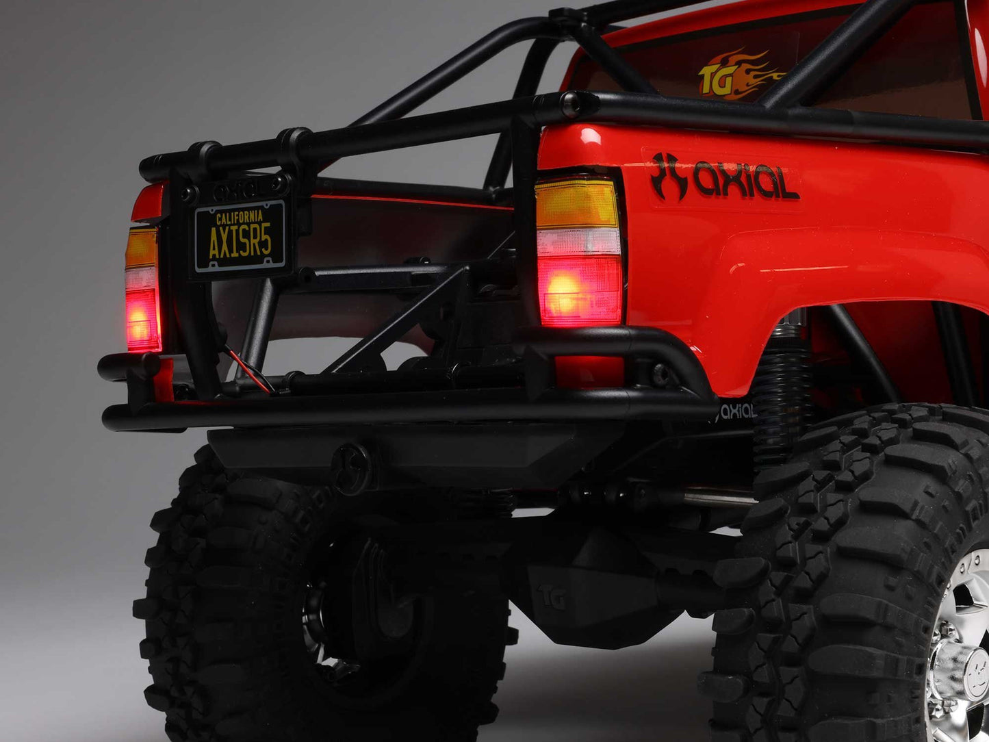 1/10 SCX10 III 1987 Toyota SR5 4X4 RTR Rock Crawler, Red