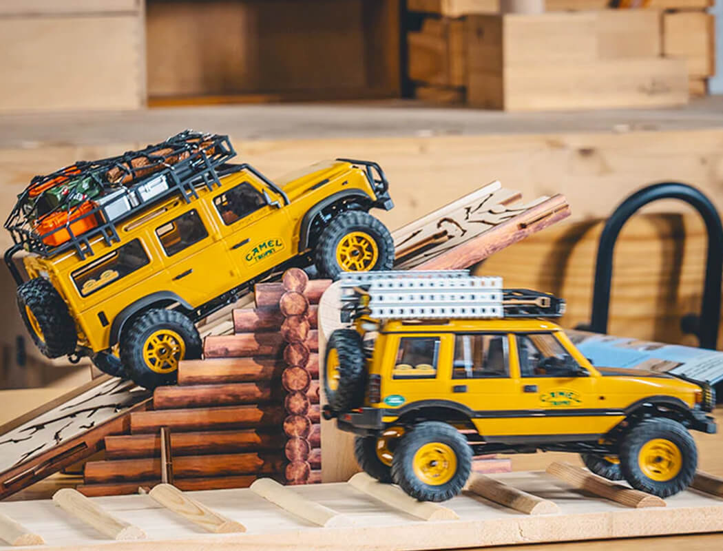 FMS 1/24th Land Rover Discovery 1st Gen RTR Yellow