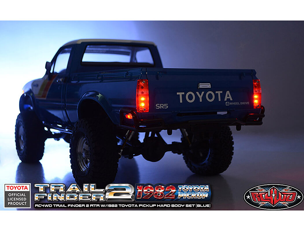 RC4WD Trail Finder 2 W/1982 Toyota Pickup Hard Body Blue