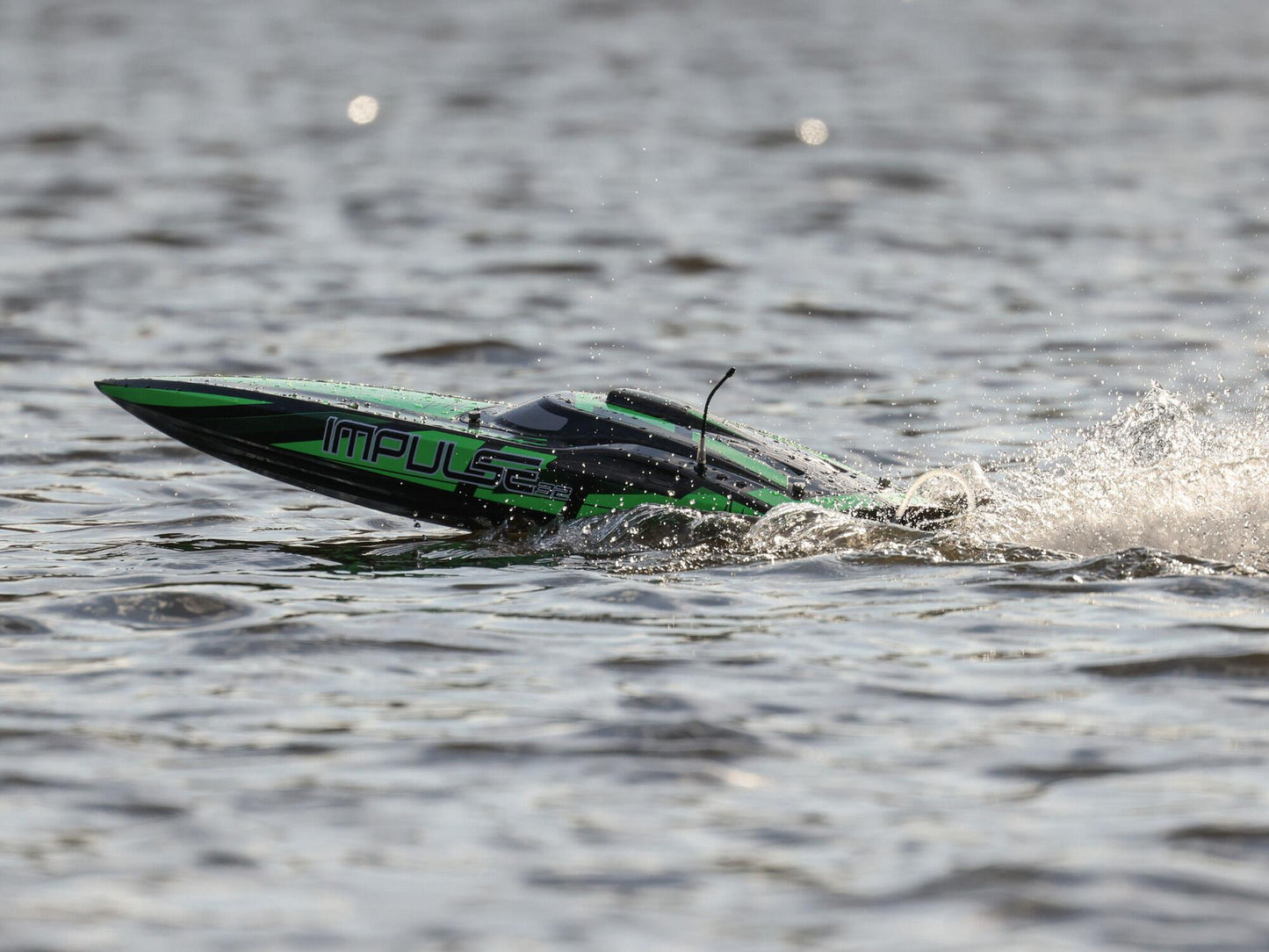 Impulse 32 Brushless Deep-V RTR w/Smart, Black/Green