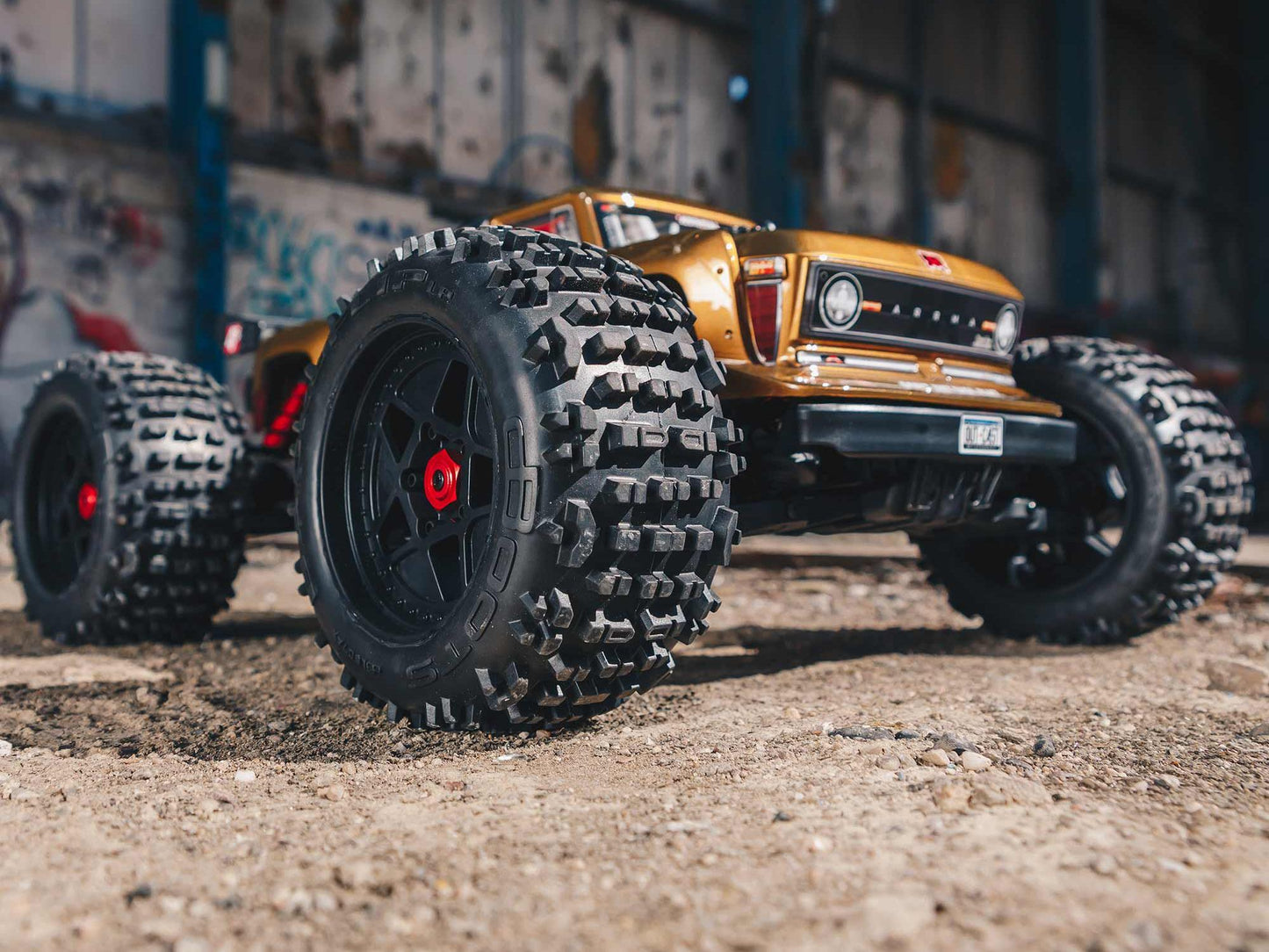 Outcast 1/10 4X4 4S V2 BLX Stunt Truck